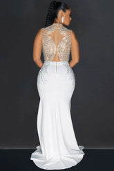 Glitzerndes, Strass-besetztes Maxi-Abendkleid mit Stehkragen und transparentem Einsatz - Weiß